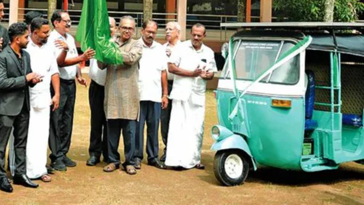 Mar Baselios college; ഈ പിള്ളാര് വേറെ ലെവൽ, ഈ ഓട്ടോയിൽ പെട്രോളും കറൻ്റും പോകും
